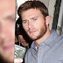 Scott Eastwood dit qu'Ashton Kutcher a trompé Demi Moore avec son ex