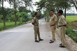 Tinjau Ruas Jalan Kamolan-Banjarejo