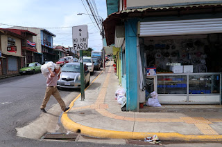 man with bag in Santiago de Puriscal