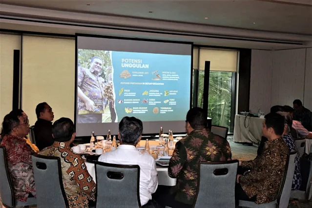 Pemkab Blora menggelar Rakor dengan Kementerian Koordinator Perekonomian RI dan sejumlah Guru Besar Universitas Negeri Semarang untuk membahas potensi ekonomi Kabupaten Blora.