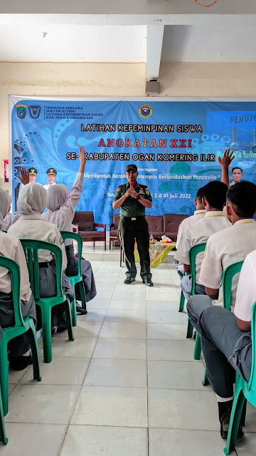 Kodim 0402/OKI Memberi Materi Wasbang dan Bela Negara Kepada Siswa/i SMKN 01 Kayuagung