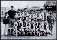 R. C. DEPORTIVO DE LA CORUÑA - La Coruña, España - Temporada 1970-71 - Seoane, Bellod, Luis, Cholo, Bordoy y Manolete; Cortés, Loureda, Beci, Cervera y Rubiñán - Tercer clasificado en la Liga de 2ª División, el Deportivo subió a 1ª. Roque Olsen y Arsenio Iglesias fueron los entrenadores