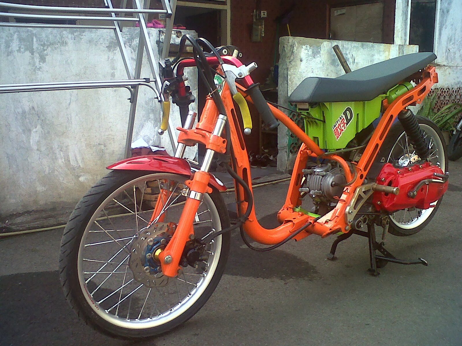 Download 92 Gambar Motor Drag Honda Beat Terkeren Codot Modifikasi