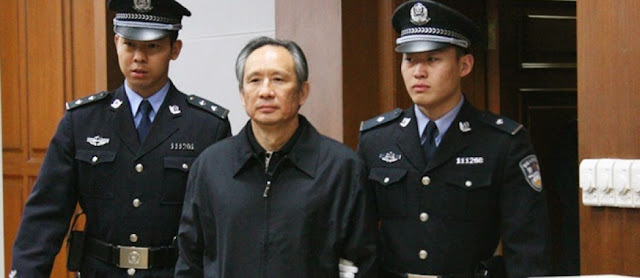 Funcionario chino acusado de corrupción es condenado a pena de muerte