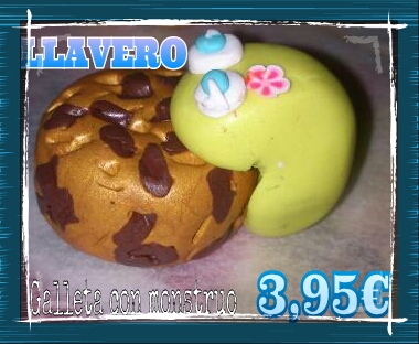 lolacorles. Llavero en forma de galleta hecho artesanalmente con Fimo.