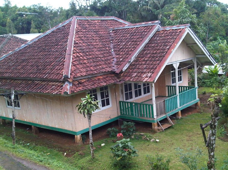 Foto Rumah Panggung Sederhana 