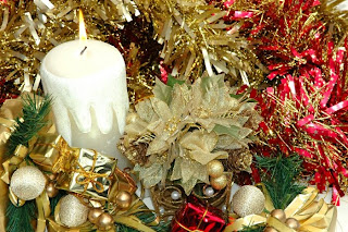 lighted christmas candle wallpaper