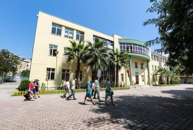 29 teachers are quarantined at the Emin Duraku school in Tirana