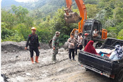 TNI-Polri bantu Pembersihan material longsor di jalan Pondok Baru-Samarkilang Bener Meriah