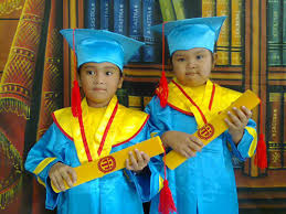 Model Baju  Wisuda  Anak Anak Tk Kekinian  Yang Apik Indah 