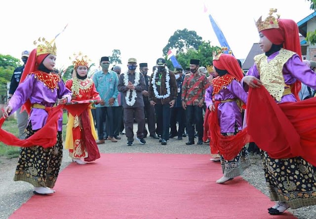 Gubenur Fachrori Bersama Bupati Tebo ajak Warga Desa Sungai Abang Terapkan Protokol Kesehatan