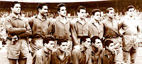 Selección de ESPAÑA - Temporada 1953-54 - Argila, Paco Lesmes I, Campanal II, Segarra, Bosch, Puchades, Carmelo; Miguel, Alsúa II, Venancio, Pasieguito y Gaínza - ESPAÑA 4 (Venancio, Gaínza, Miguel y Alsúa II), TURQUÍA 1 (Recep) - 06/01/1954- Mundial de 1954, fase de clasificación, partido de ida - Madrid, estadio Chamartín - Alineación: Argila; Lesmes I, Campanal II, Segarra; Bosch, Puchades; Miguel, Alsúa II, Venancio, Pasieguito y Gaínza