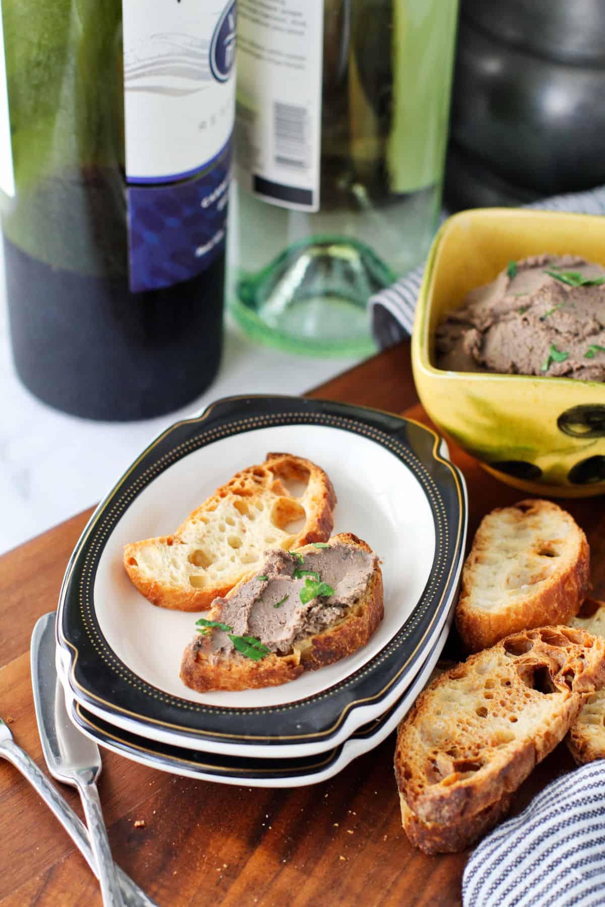 Chicken Liver Pâté Crostini on individual plates.