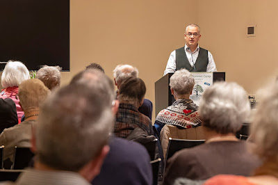 Jesuit Valerio Ciriello spricht über die Zukunftshoffnung am gemeinsamen Anlass der KAB und der GFS-Kommission in St. Gallen.