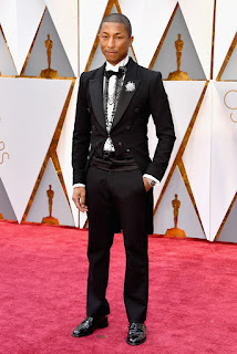 pharrell williams oscar kirmizi hali