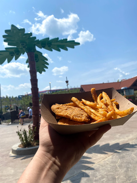 Brickbeard's Food Market Chicken and Fries Basket Legoland New York