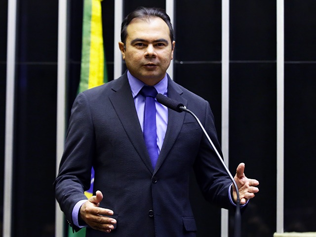 Para o deputado Idilvan Alencar, é grande o prejuízo causado pela pandemia à Educação brasileira.