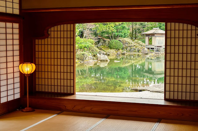 entrada de una casa japonesa tradicional