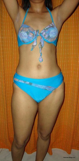 Desi Girl Stripping off Blue Bra Panty Showing Tits And Pussy Pics