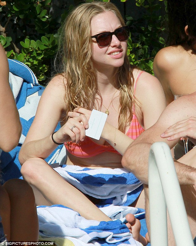 amanda seyfried bikini