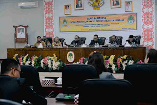 Rapat Paripurna Terkait Persetujuan DPRD Ketapang Terhadap usulan Daerah Otonomi Baru