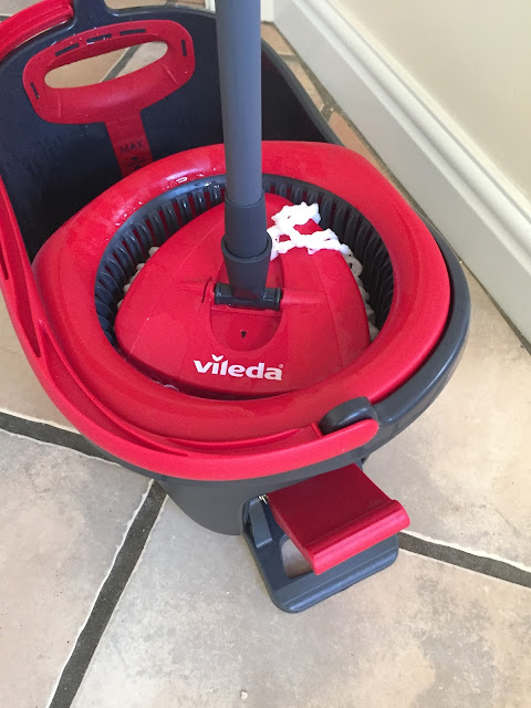 Easy Wring Clean Turbo mop and bucket