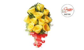 Yellow Rose Posy