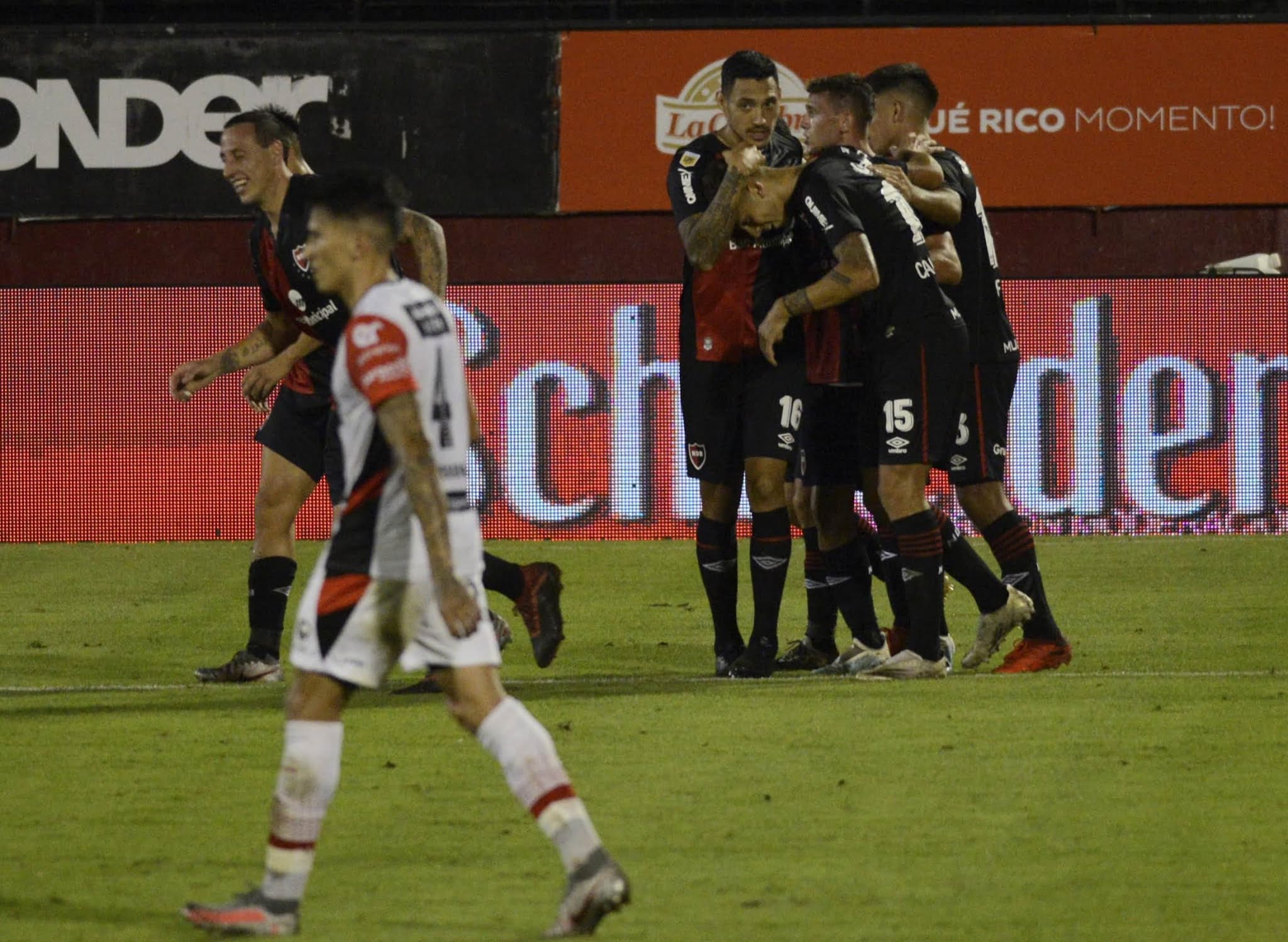 Newell's venció a Patronato y afianzó su recuperación