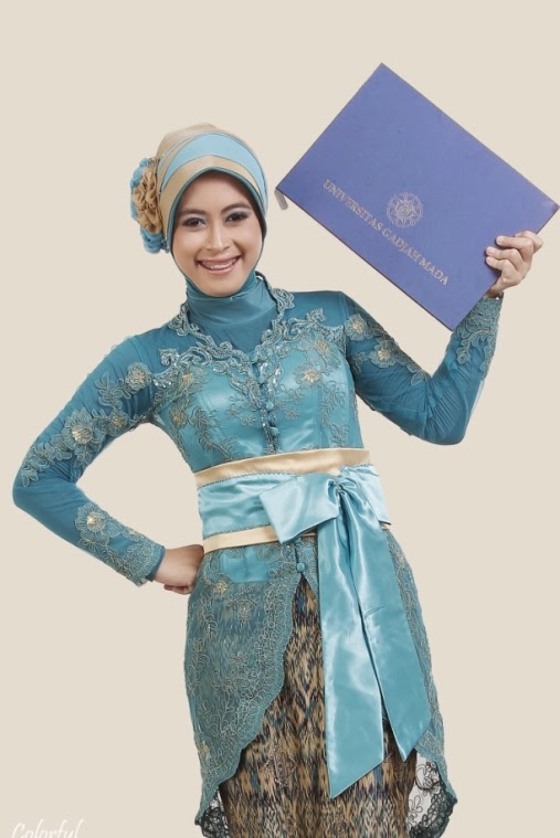 Contoh Kebaya Muslimah Modern untuk Acara Wisuda 