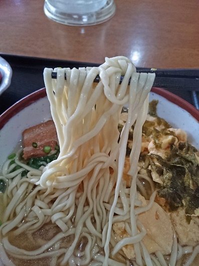 麺そーれそば(大)の麺の写真