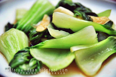 Eat little, sleep sound.: Garlic Bok Choy dan Ikan 