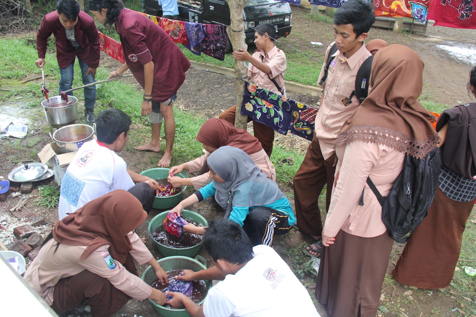 TEKNIK MEMBATIK TEKNIK MEMBATIK