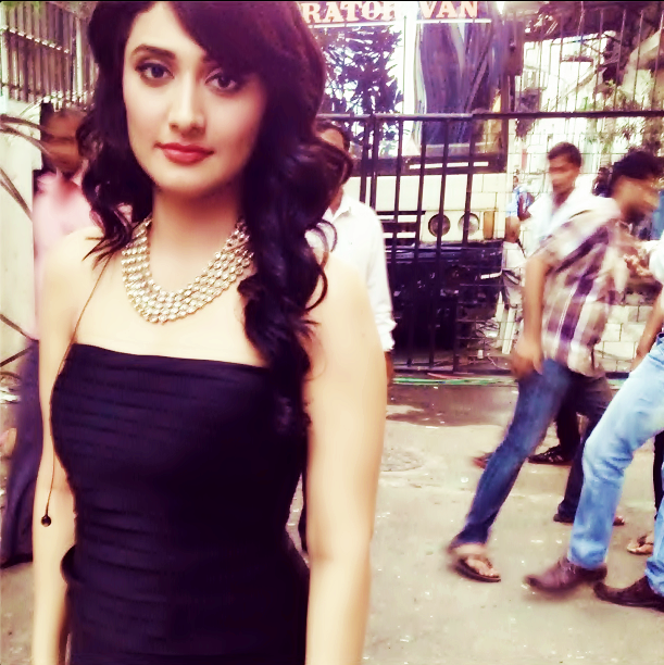 Ragini Khanna HD Wallpapers Free Download