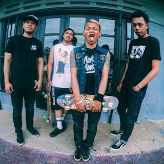 Personil Uncle Freak