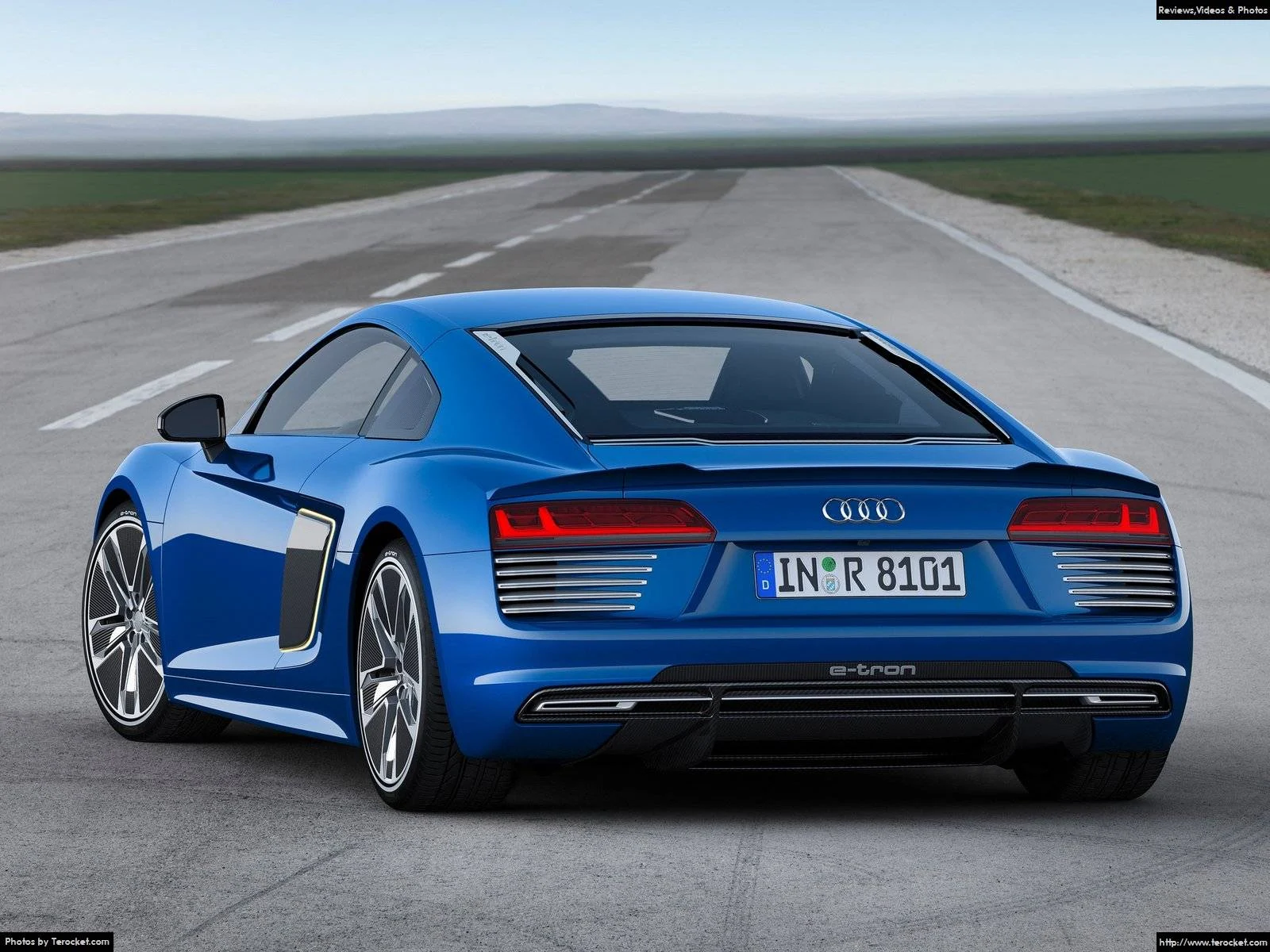 Hình ảnh xe ô tô Audi R8 e-tron 2016 & nội ngoại thất