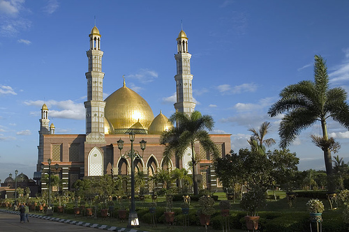 Daftar Hotel Di Indonesia: Masjid Kubah Emas | bandatourism