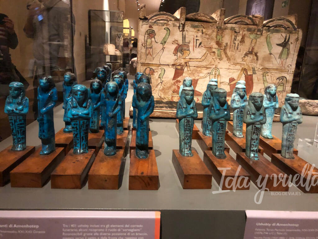 Museo Egipcio de Turín figurillas funerarias en formación
