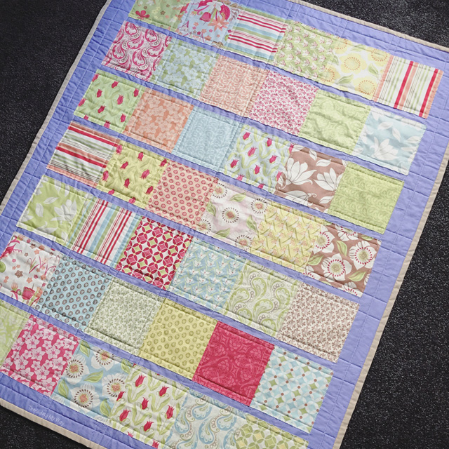 How to make an appliquéd strip quilt ~ tutorial by Threading My Way