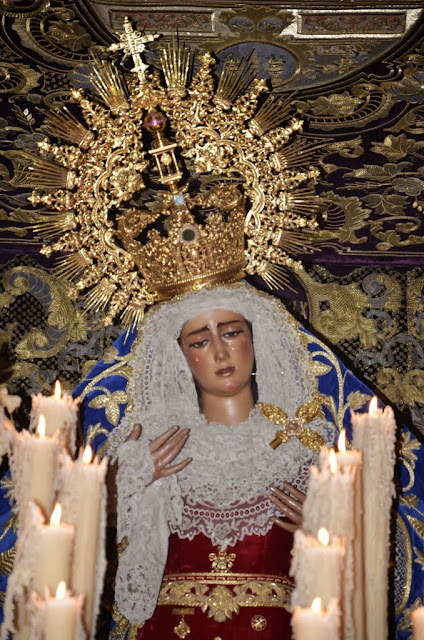 María Stma. de las Angustias Coronada - Sevilla