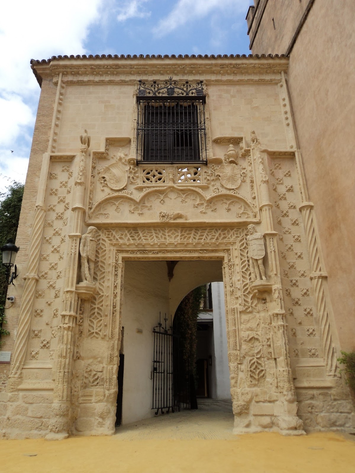 Cultura de Sevilla: Puerta de Marchena del Alcázar de Sevilla