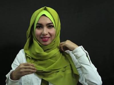 Tutorial Hijab Hunt Ala Dokter Rusfa Tursina