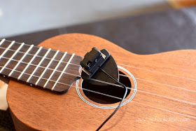 irig acoustic stage microphone on ukulele