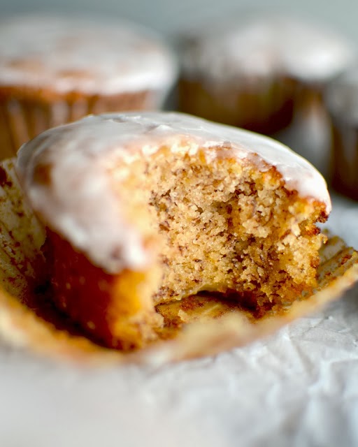 http://www.yammiesnoshery.com/2013/10/the-best-banana-bread-muffins-ever.html