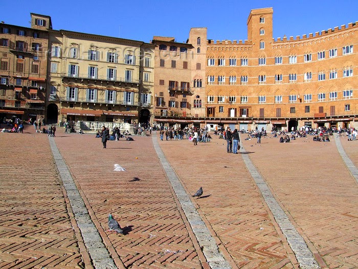 Piazza del Campo sự hoàn hảo của kiến trúc