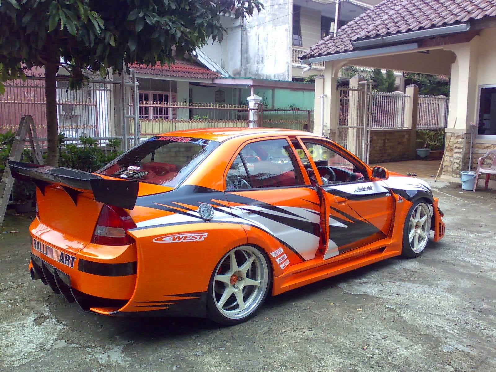 Modifikasi Mobil Sedan Lancer Evo 4 Terkeren Dan Terlengkap