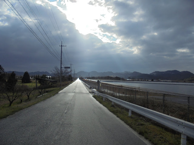 中海橋道路を道の駅へ向かいます