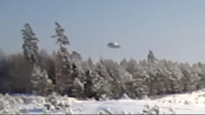 The real looking Flying Saucer video from over Sweden treetops.