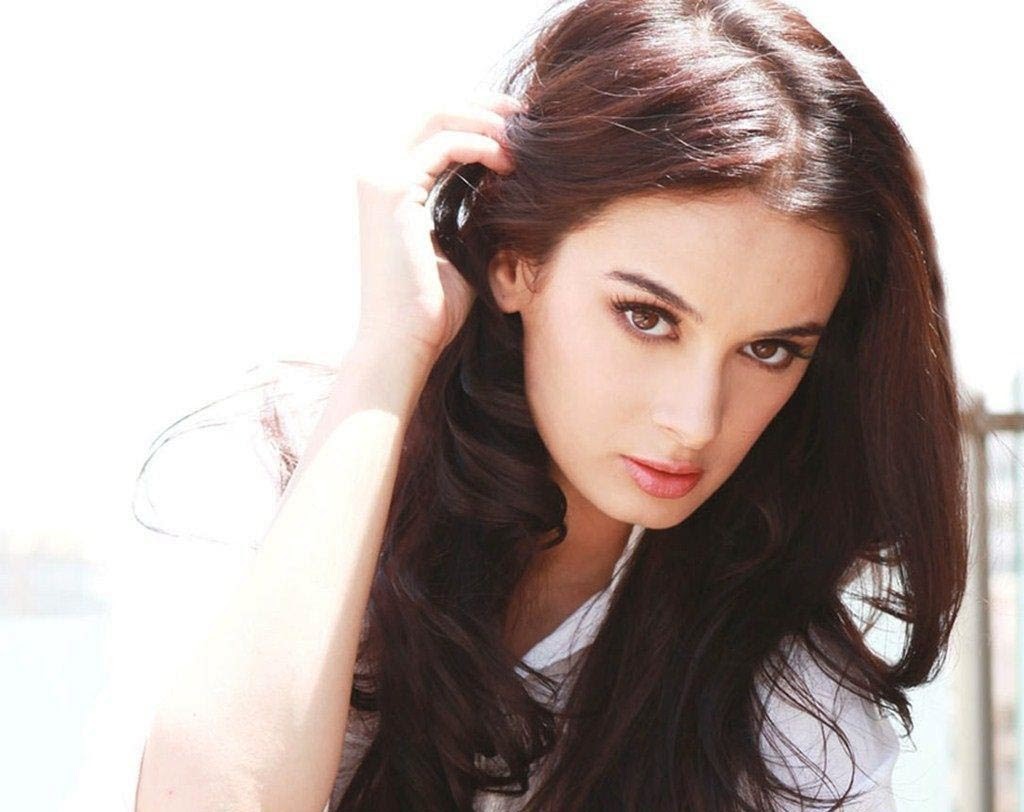 evelyn sharma yaariyan actress hd wallpapers film yaariyan photos ...