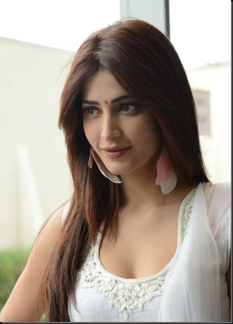 Shruti Hassan Latest Hot Photos in White Churidhar