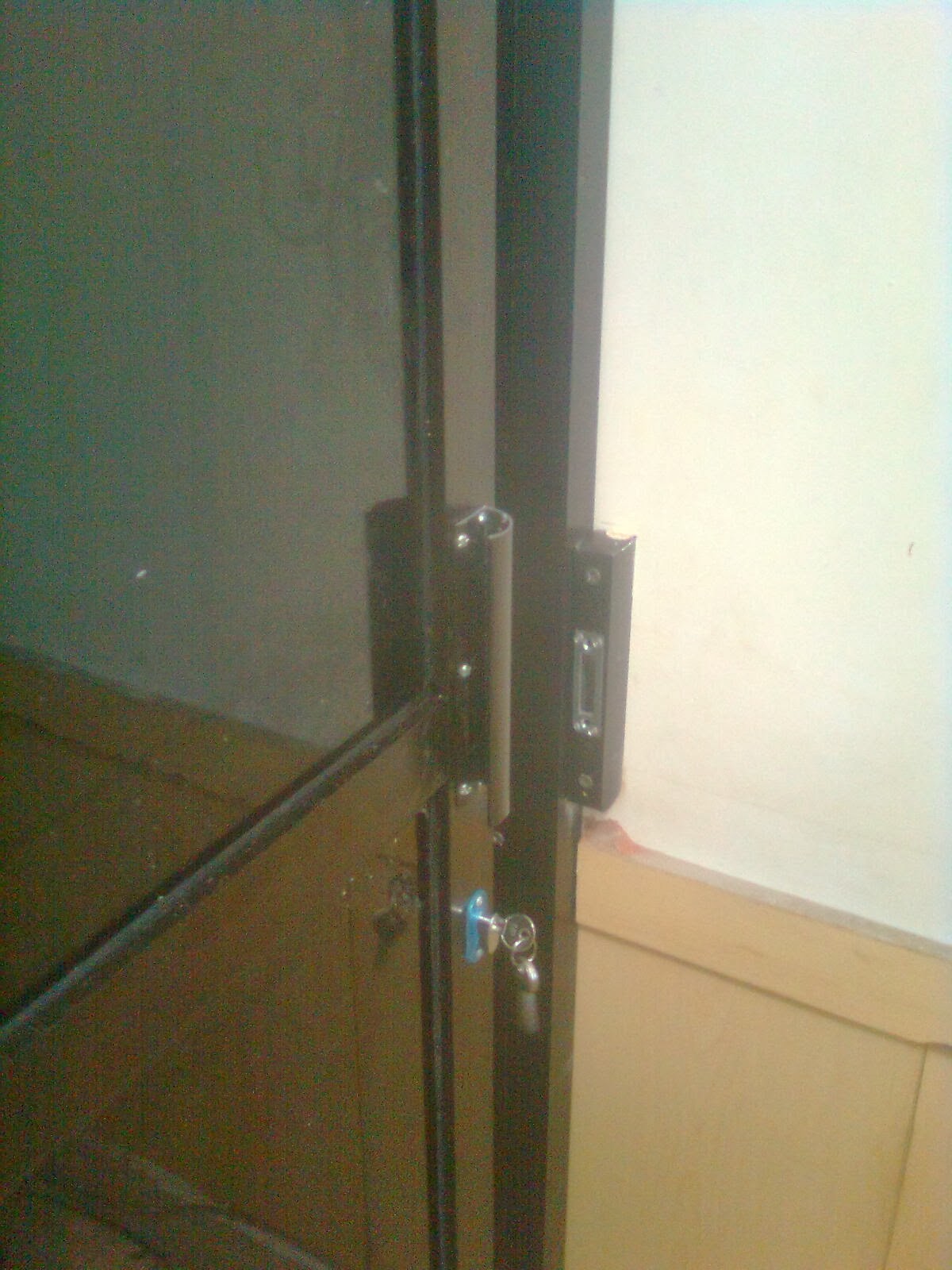 PINTU GESER ALUMINIUM Rats Office PINTU GESER ALUMINIUM Rats Office